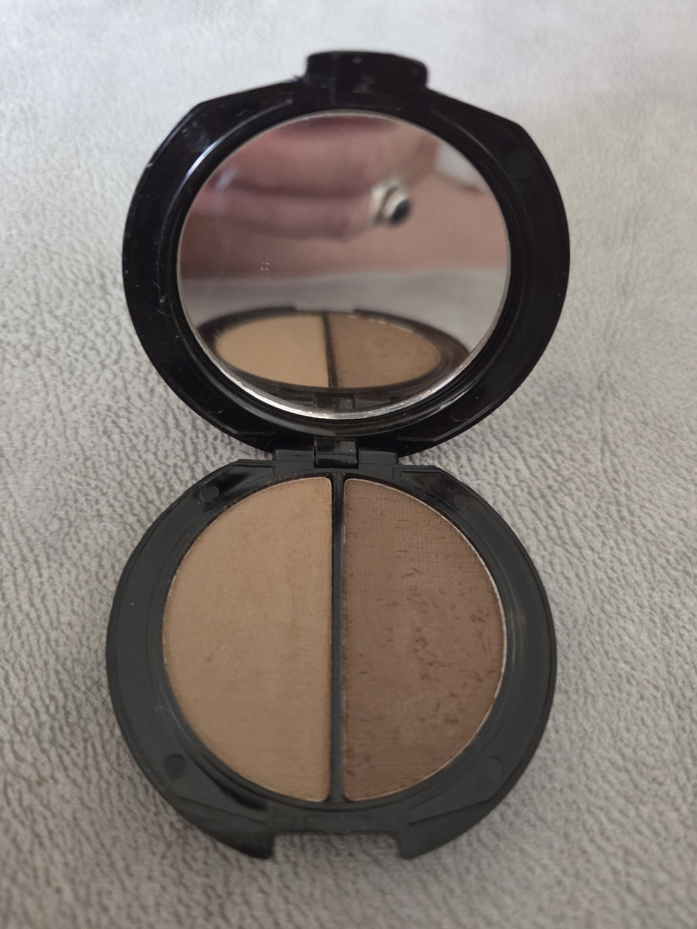 Signature Club A Dual-Blend Brow Powder